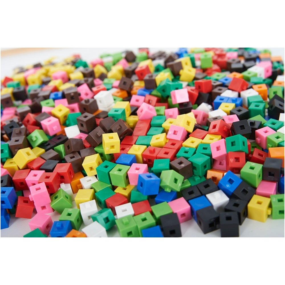 1 cm dydžio susikabinantys kubeliai - 1000 vnt. 2 1 cm dydžio susikabinantys kubeliai - 1000 vnt. 2