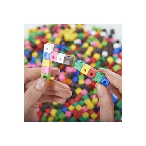 1 cm dydžio susikabinantys kubeliai - 1000 vnt. 1 cm dydžio susikabinantys kubeliai - 1000 vnt.