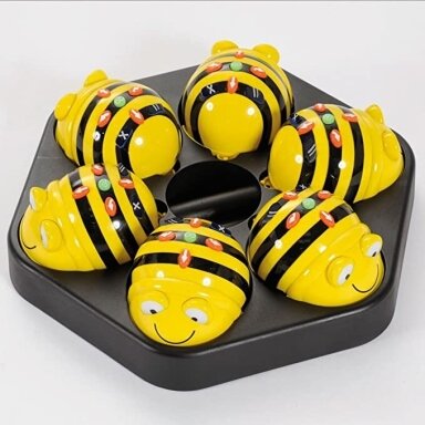 Robotų Bee-bot komplektas su įkrovimo stotele Robotų Bee-bot komplektas su įkrovimo stotele