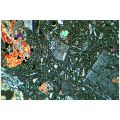 Kalnų akmenų ir mineralų objektinių stiklelių mikroskopui rinkinys nr.2 Kalnų akmenų ir mineralų objektinių stiklelių mikroskopui rinkinys nr.2