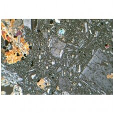 Metamorfinių akmenų ir mineralų objektiniai stikleliai mikroskopui (29 vnt.)