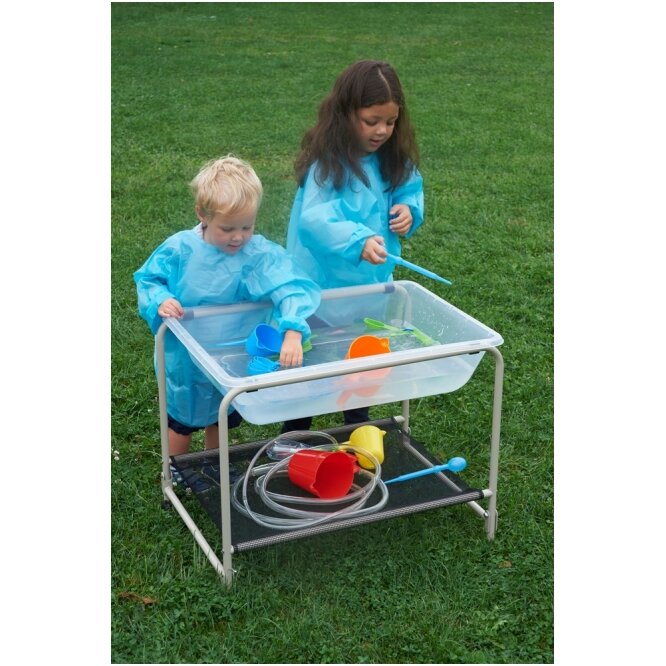 Skaidrus smėlio ir vandens žaidimų indas su stovu 9 Skaidrus smėlio ir vandens žaidimų indas su stovu 9